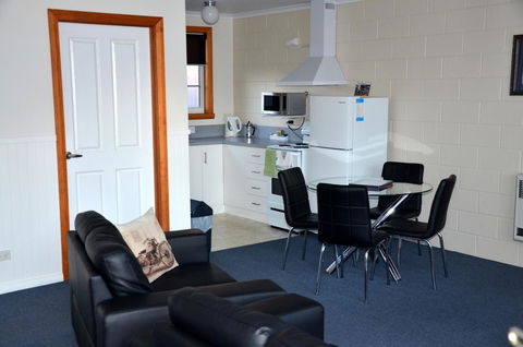 Castaway Holiday Apartments - Yamba Accommodation 10