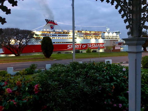 Riverbank Villa - Yamba Accommodation 10