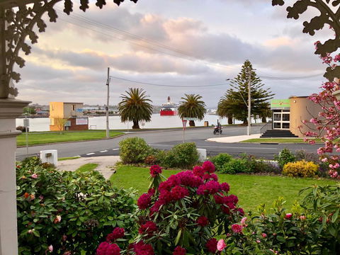 Riverbank Villa - Yamba Accommodation 6