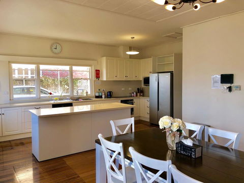 Riverbank Villa - Yamba Accommodation 5