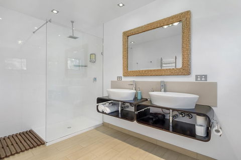 Sunset Bay Escape - Yamba Accommodation 13