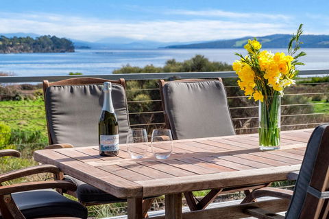Sunset Bay Escape - Yamba Accommodation 26
