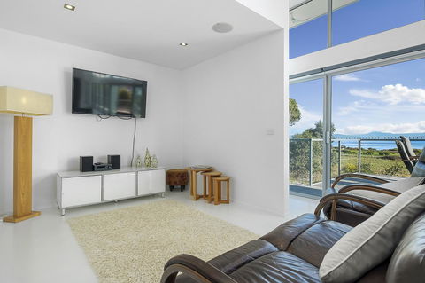 Sunset Bay Escape - Yamba Accommodation 18