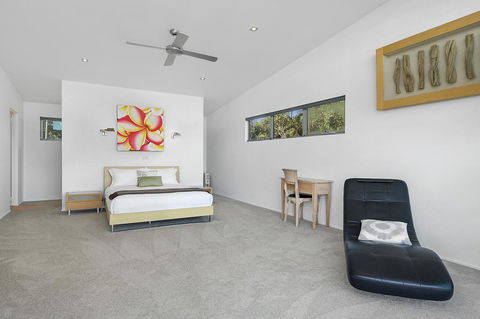 Sunset Bay Escape - Yamba Accommodation 16