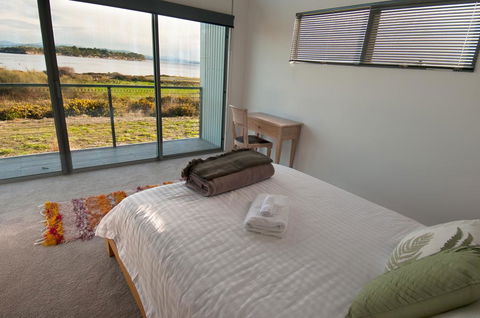 Sunset Bay Escape - Yamba Accommodation 44