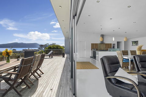 Sunset Bay Escape - Yamba Accommodation 14