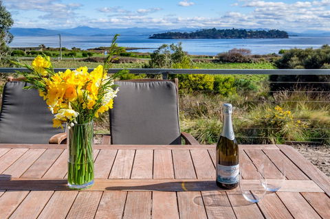 Sunset Bay Escape - Yamba Accommodation 8