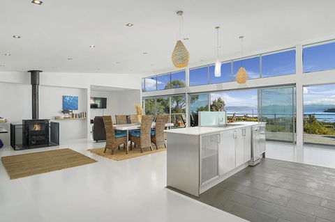 Sunset Bay Escape - Yamba Accommodation 21