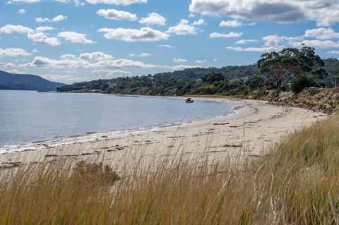 Sunset Bay Escape - Yamba Accommodation 2