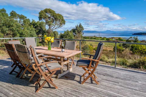 Sunset Bay Escape - Yamba Accommodation 23