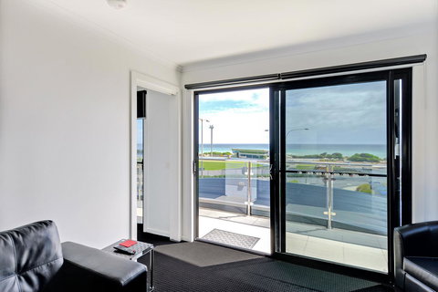 Burnie By The Bay Apartments - Yamba Accommodation 5