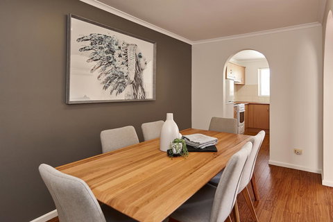 Elphin Serviced Apartments - Yamba Accommodation 23