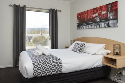 Elphin Serviced Apartments - Yamba Accommodation 34