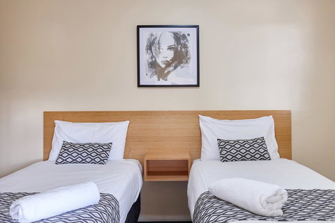 Elphin Serviced Apartments - Yamba Accommodation 3