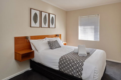 Elphin Serviced Apartments - Yamba Accommodation 1