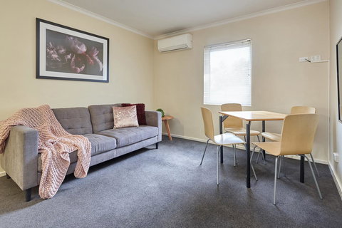 Elphin Serviced Apartments - Yamba Accommodation 7