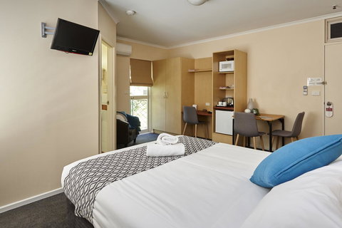 Elphin Serviced Apartments - Yamba Accommodation 14