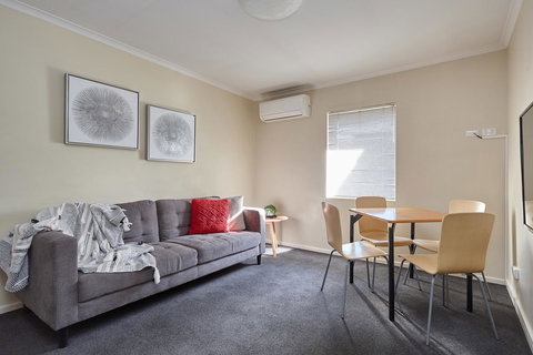 Elphin Serviced Apartments - Yamba Accommodation 10