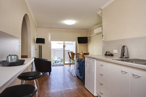 Elphin Serviced Apartments - Yamba Accommodation 30