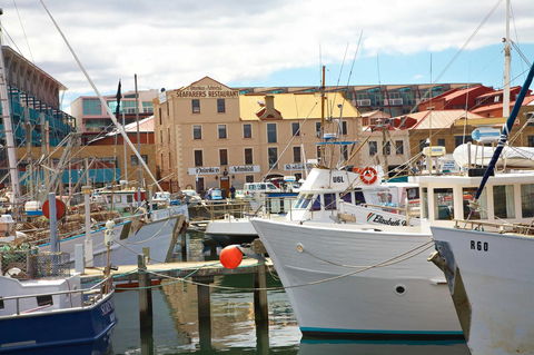 Hobart Waterfront Apartments - Yamba Accommodation 10