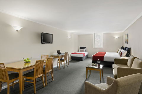 Hobart Waterfront Apartments - Yamba Accommodation 3