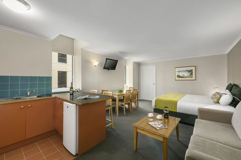 Hobart Waterfront Apartments - Yamba Accommodation 1
