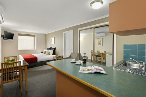 Hobart Waterfront Apartments - Yamba Accommodation 0