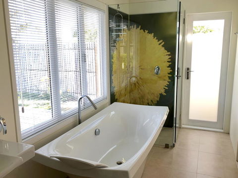 Richmond Bridge Accommodation â€œTwo The Bridgeâ€ - Yamba Accommodation 3