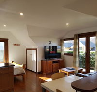 Riverside StudioPrivate - Yamba Accommodation