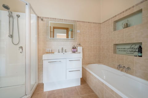 Jones On Wilson Boutique B&B - Yamba Accommodation 6