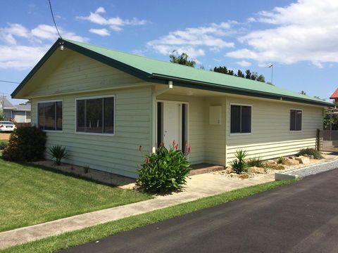Pinestumps Holiday Home - Yamba Accommodation 10