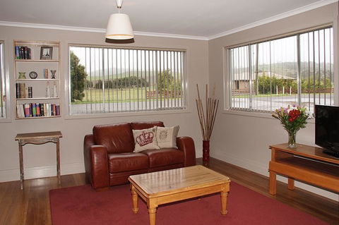 Pinestumps Holiday Home - Yamba Accommodation 2