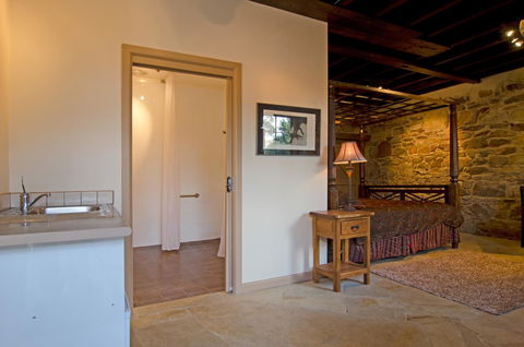 Cleburne Homestead - Yamba Accommodation 21