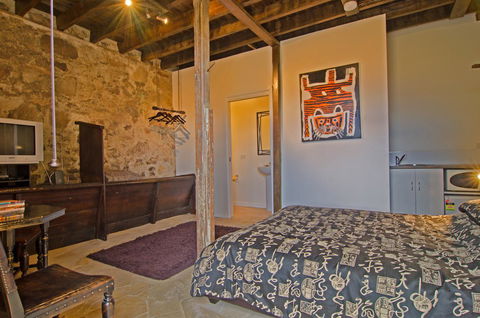 Cleburne Homestead - Yamba Accommodation 23