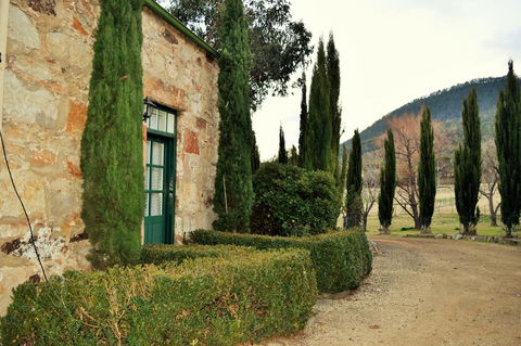 Cleburne Homestead - Yamba Accommodation 6