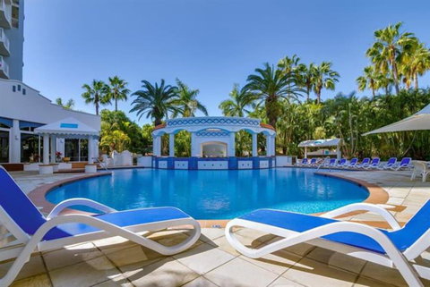 NEW Beautiful 1 Bedroom Beach Views Broadbeach - Yamba Accommodation 3