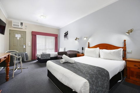 New England Motor Inn - Yamba Accommodation 2