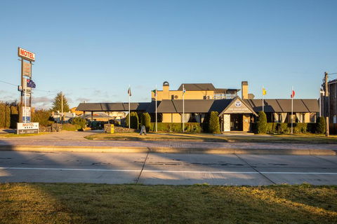 New England Motor Lodge - Yamba Accommodation 0