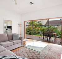 Newcastle Executive Homes - Cooks Hill Cottage - Yamba Accommodation