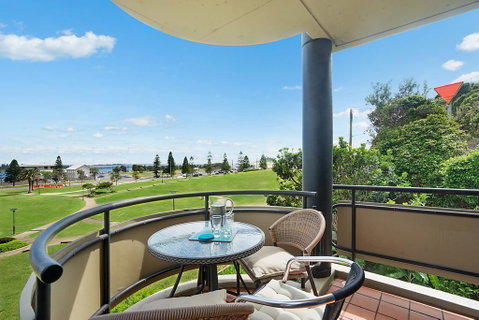 Newcastle Short Stay Apartments - Flagstaff Apartment - Yamba Accommodation 0