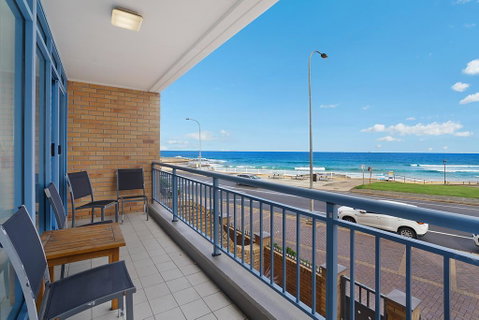 Newcastle Short Stay Apartments - Sandbar Newcastle Beach - Yamba Accommodation 0