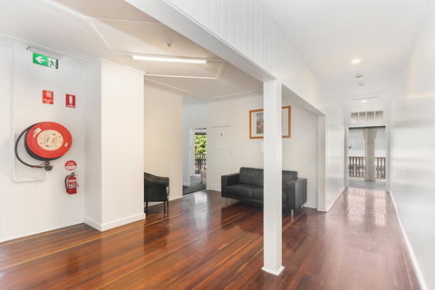 Newmarket Hotel - Yamba Accommodation 3