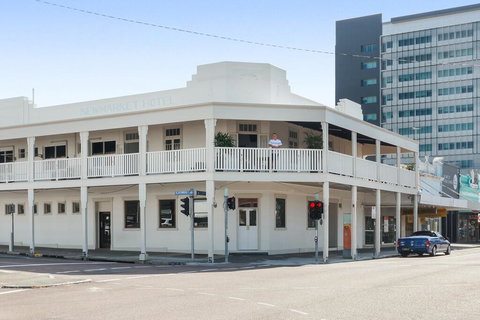 Newmarket Hotel - Yamba Accommodation 2