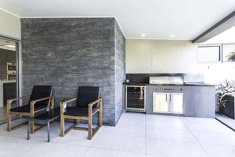 NewPort Dream Quiet Island - No Party - Yamba Accommodation 3