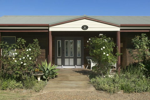 North Lodge Highland Cottage - Yamba Accommodation 2
