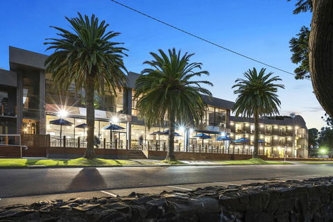North Pier Hotel - Yamba Accommodation 0