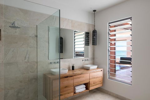 Novo Luxury Apartment - Yamba Accommodation 3