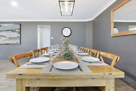 Nulkaba House  -  Sleeping In Style - Yamba Accommodation 1