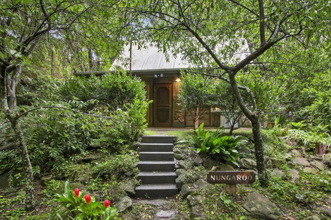 NUNGAROO COTTAGE - Yamba Accommodation 1