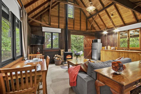 NUNGAROO COTTAGE - Yamba Accommodation 2